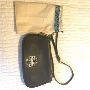 TORY BURCH  Black Leathe Britten Clutch crossbody
